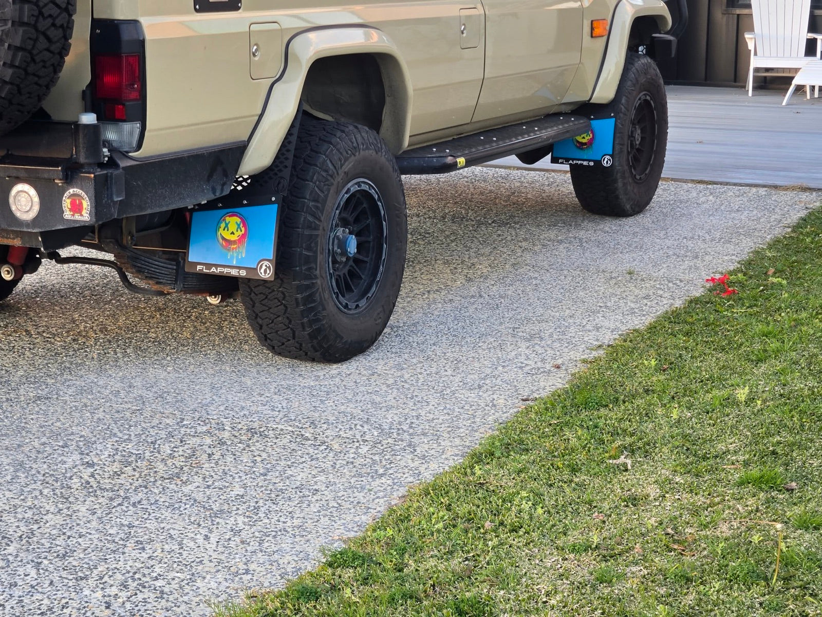 Troopy running Flappie Frames front and rear with printed Flappies